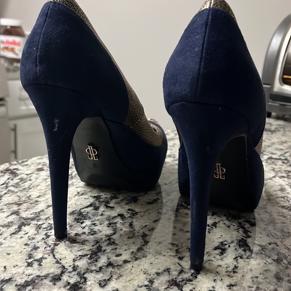 Suede/Metallic Heels - Picture 3 of 3